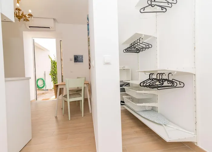 Yin By Algartur טאווירה